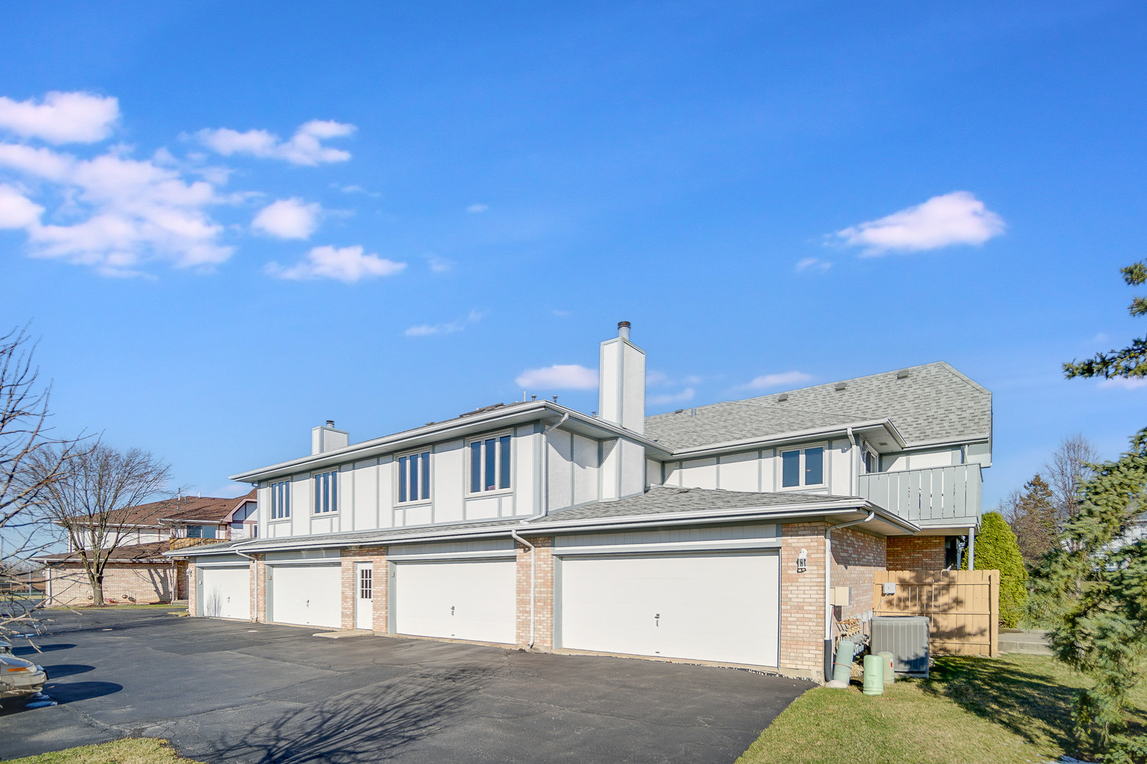 8 Saint Moritz Drive Unit: 201