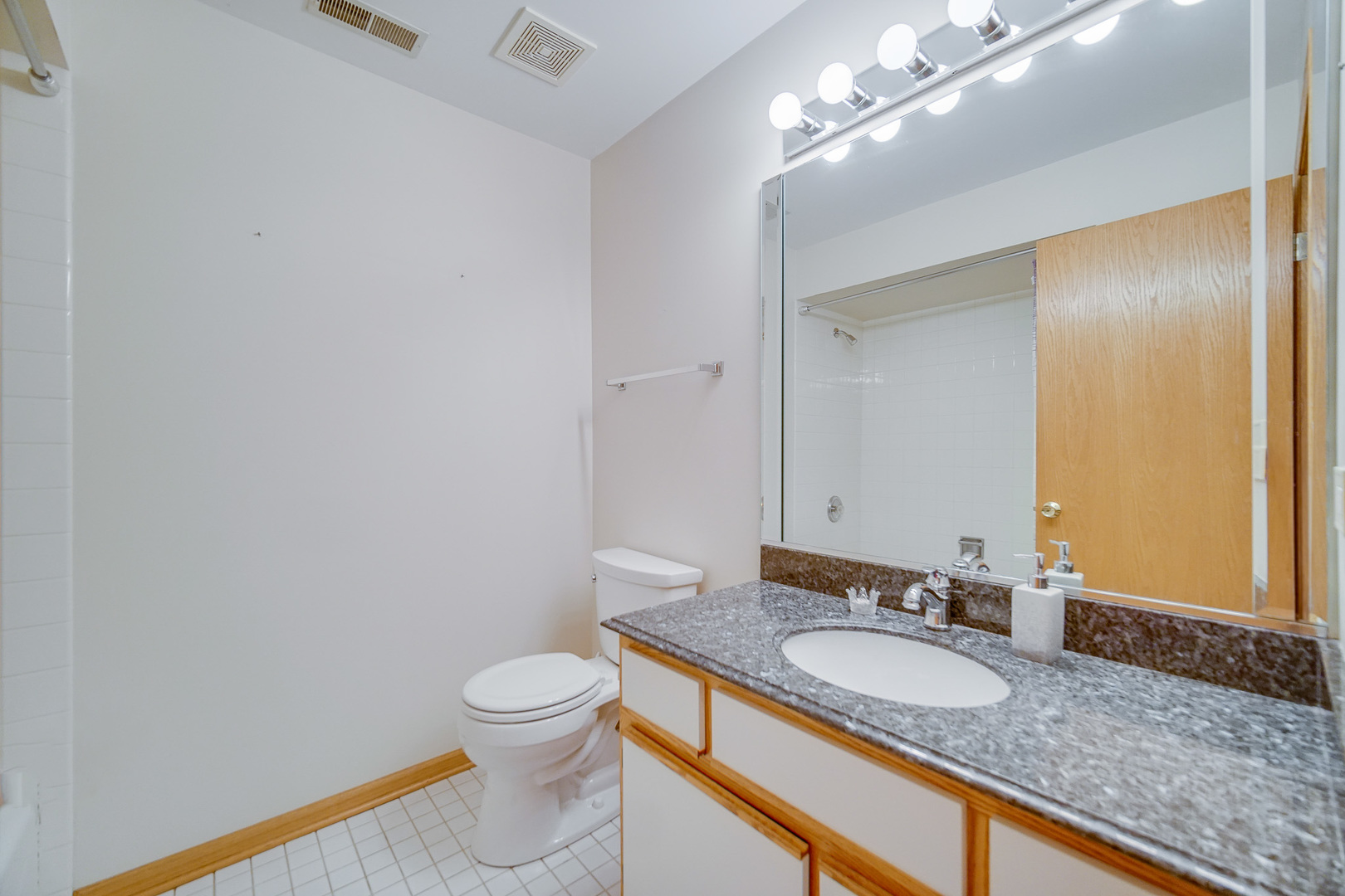 8 Saint Moritz Drive Unit: 201