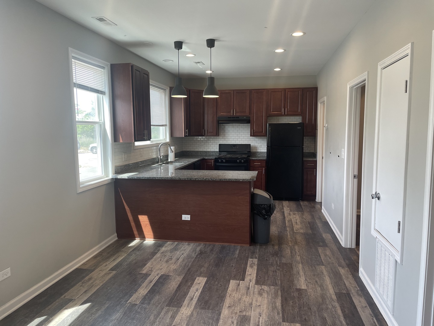 1935 S Jefferson Street Unit: 2R