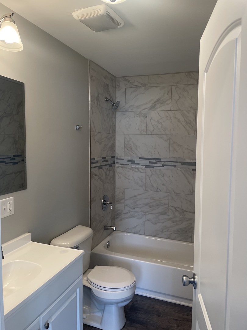 1935 S Jefferson Street Unit: 2R