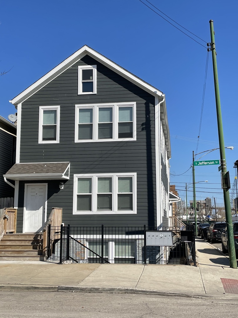 1935 S Jefferson Street Unit: 2R