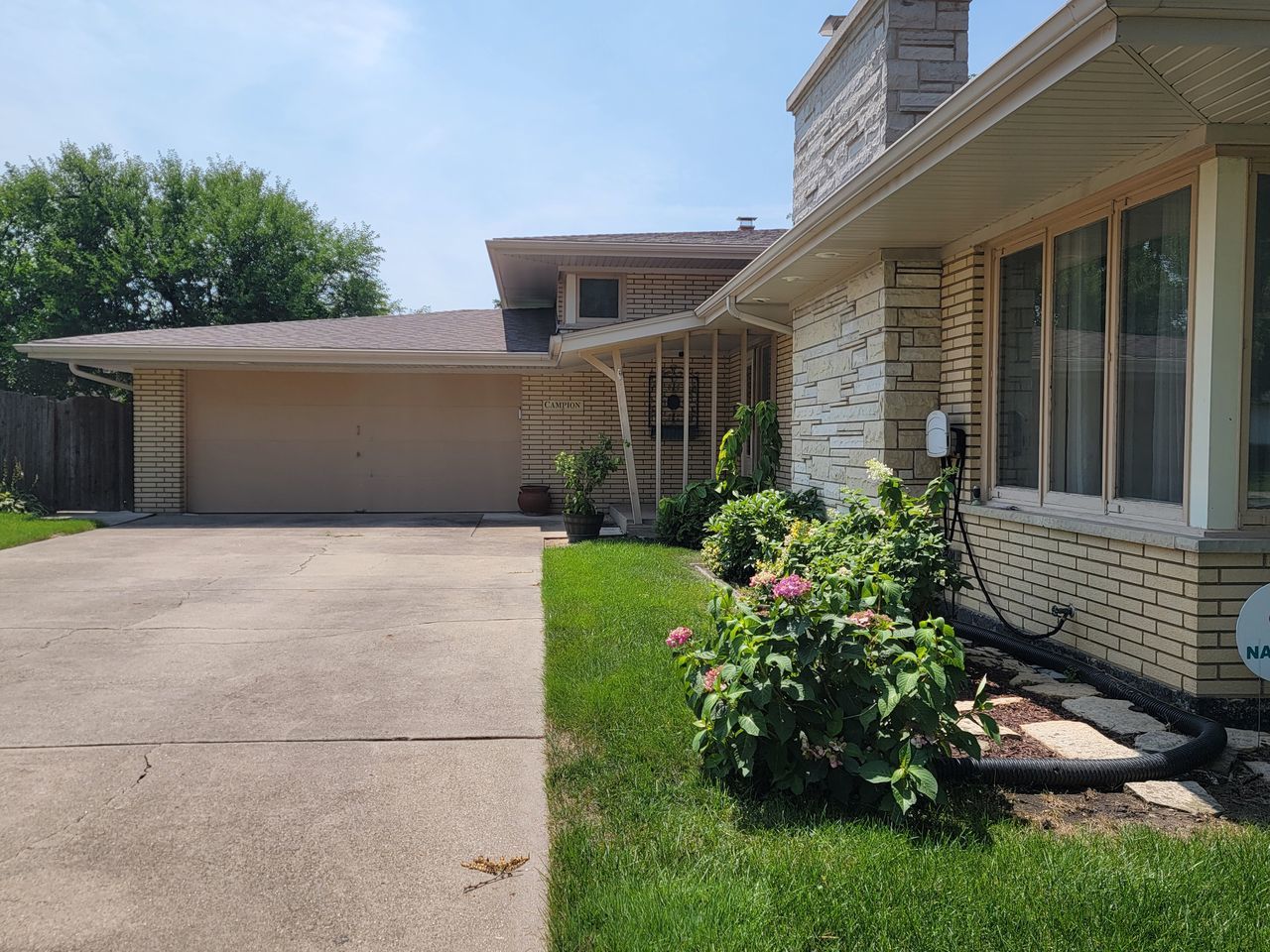 6715 W Wyandot Drive