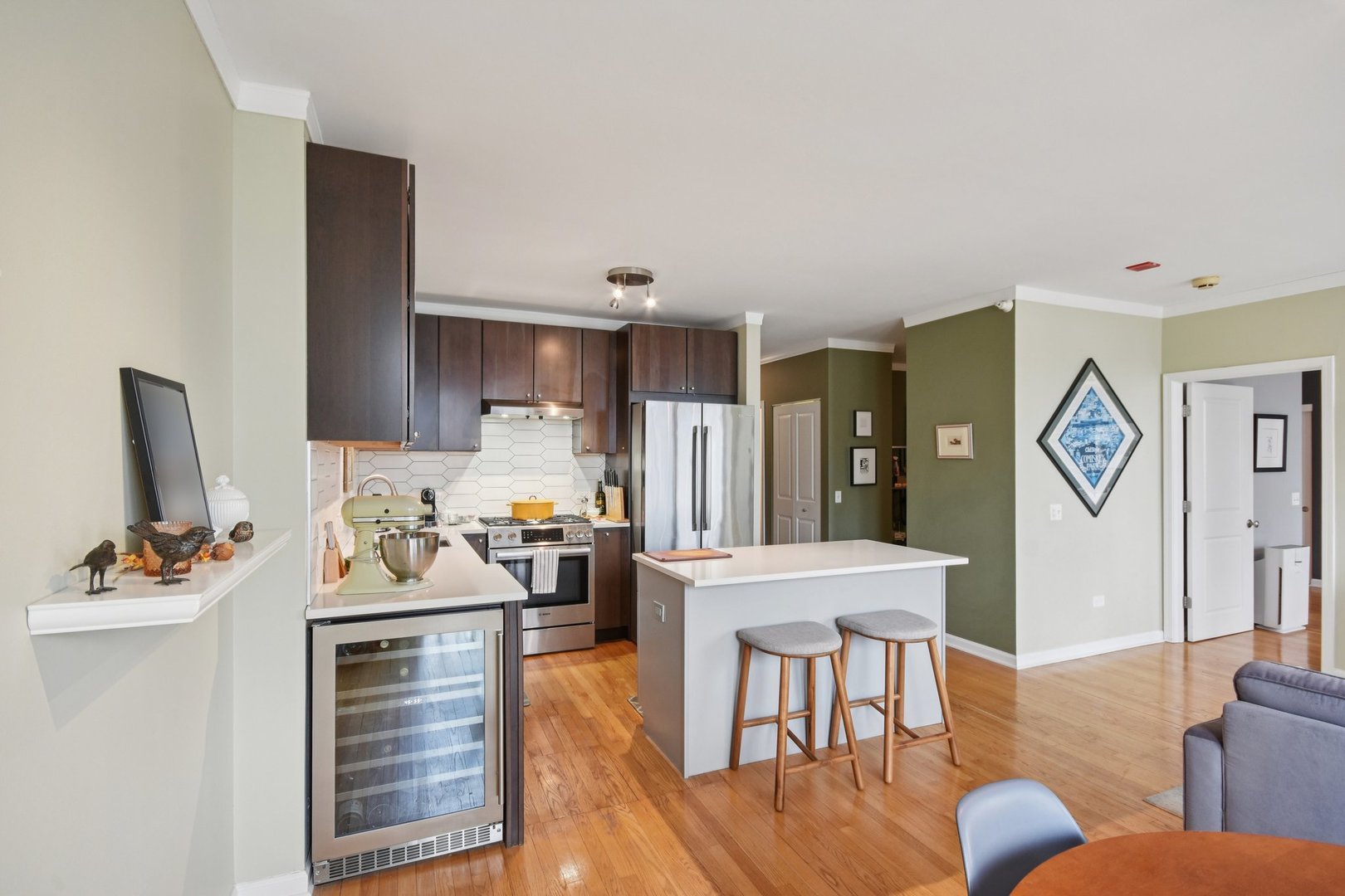 645 N KINGSBURY Street Unit: 2006