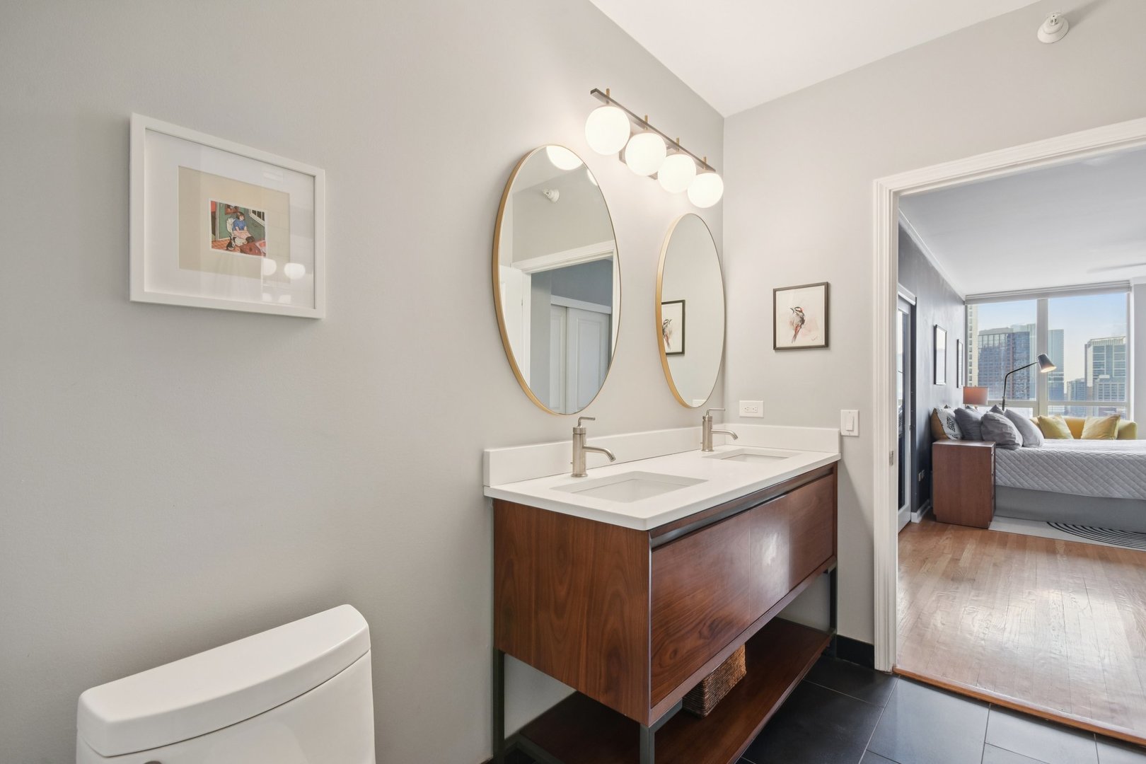 645 N KINGSBURY Street Unit: 2006