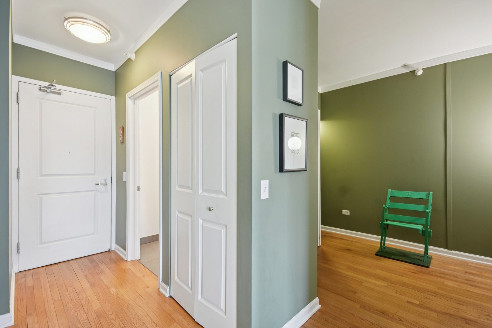 645 N KINGSBURY Street Unit: 2006