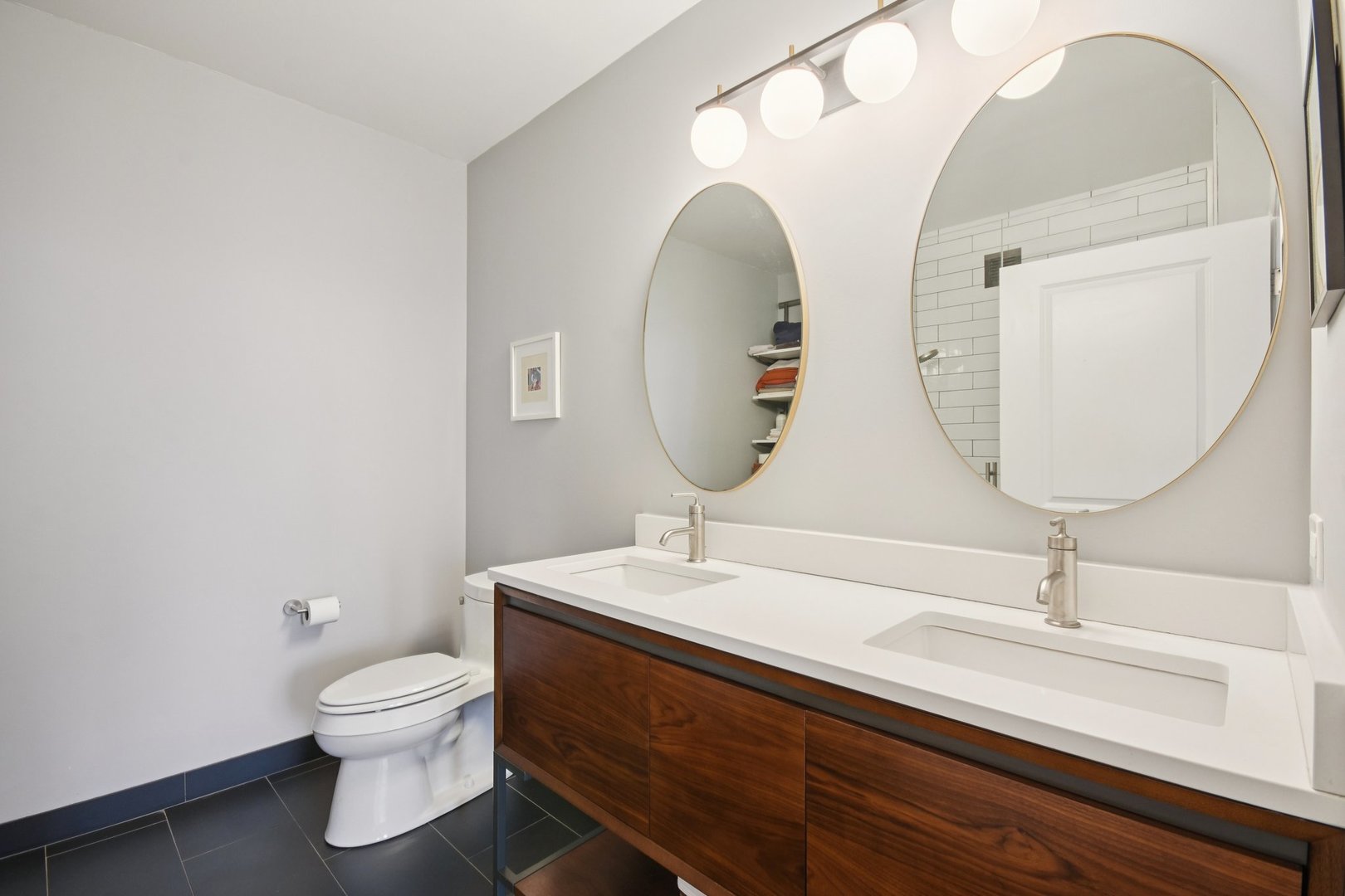 645 N KINGSBURY Street Unit: 2006