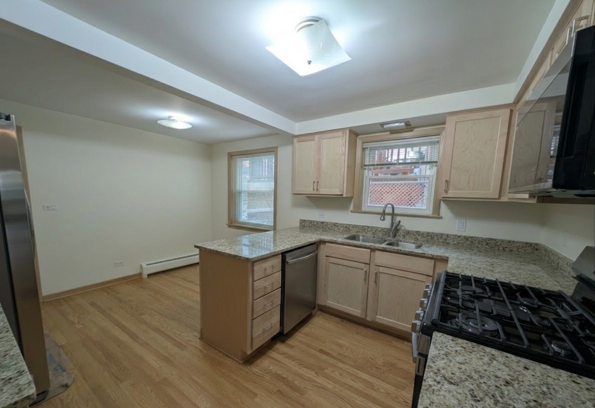 6537 N Natoma Avenue Unit: Garden