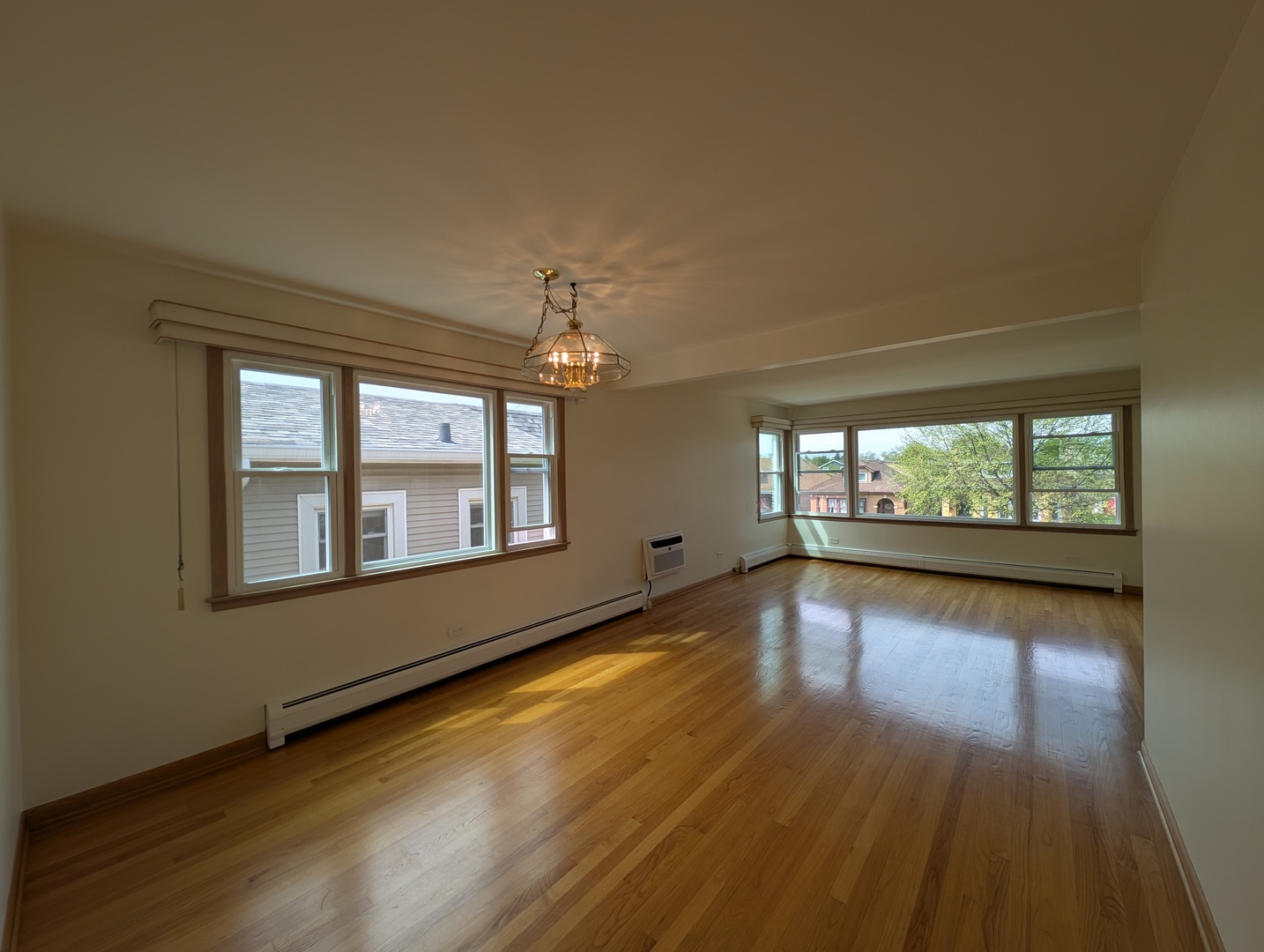 6537 N Natoma Avenue Unit: 2