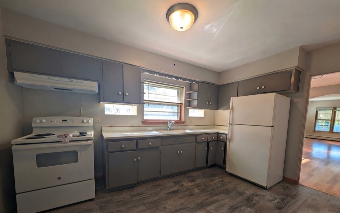 300 Burlington Avenue Unit: 2NDFL