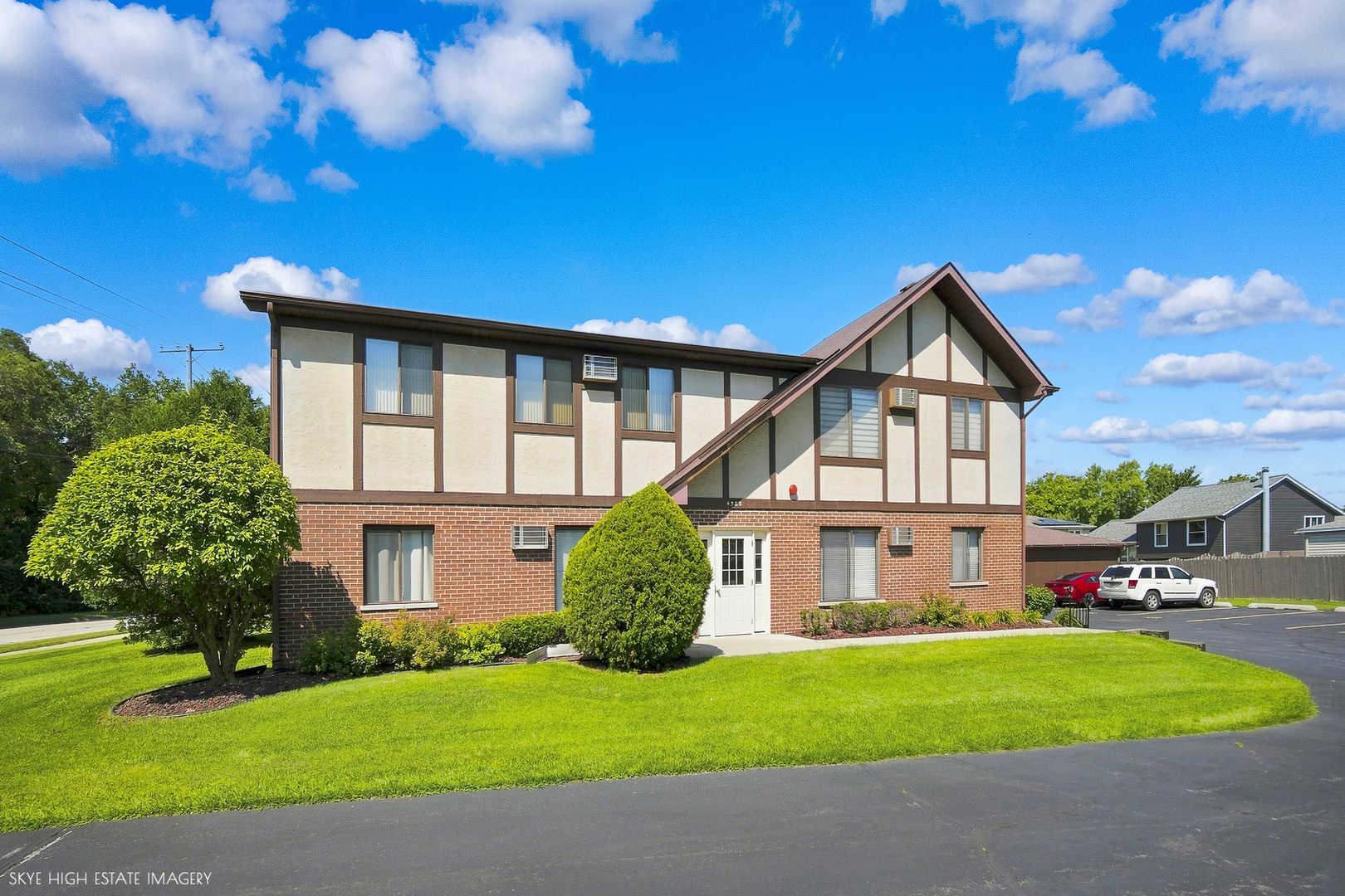4580 W 131st Street Unit: 2S