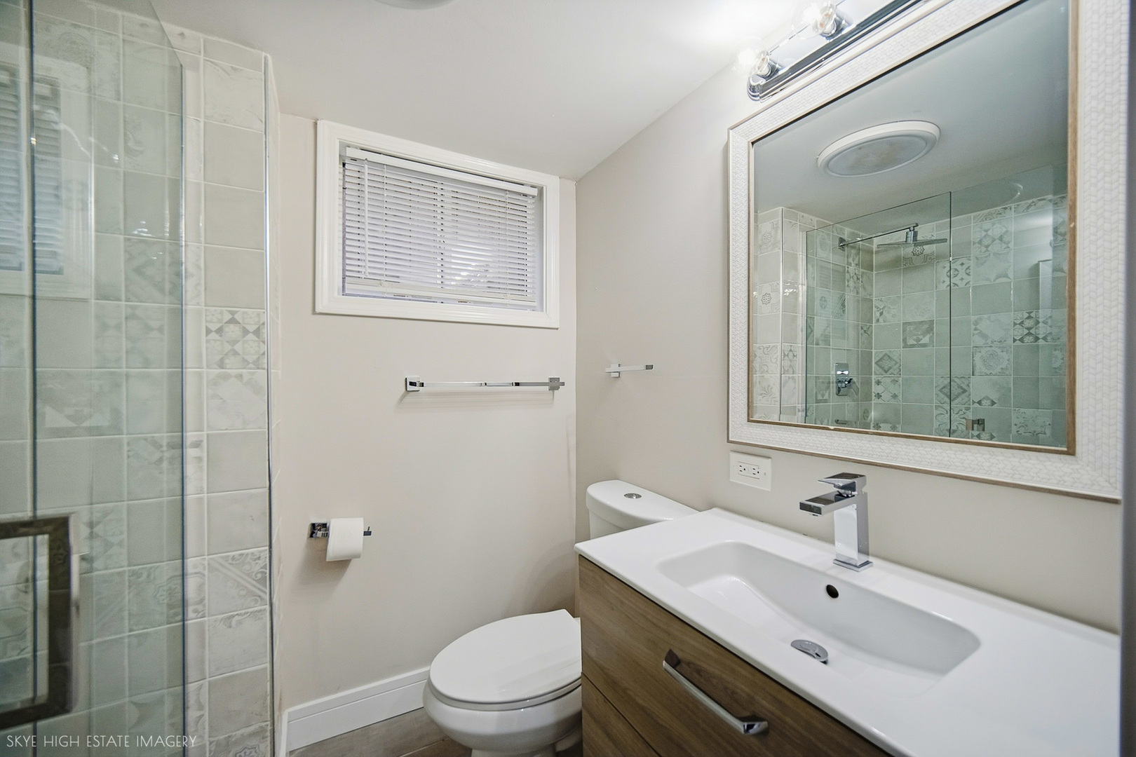 1238 W 112th Place
