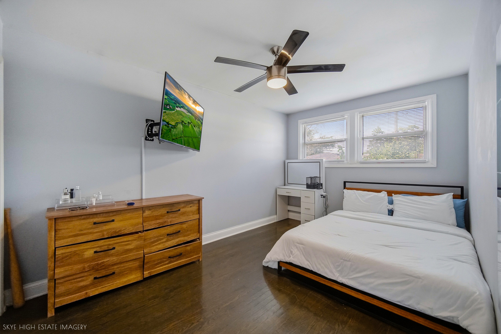1238 W 112th Place