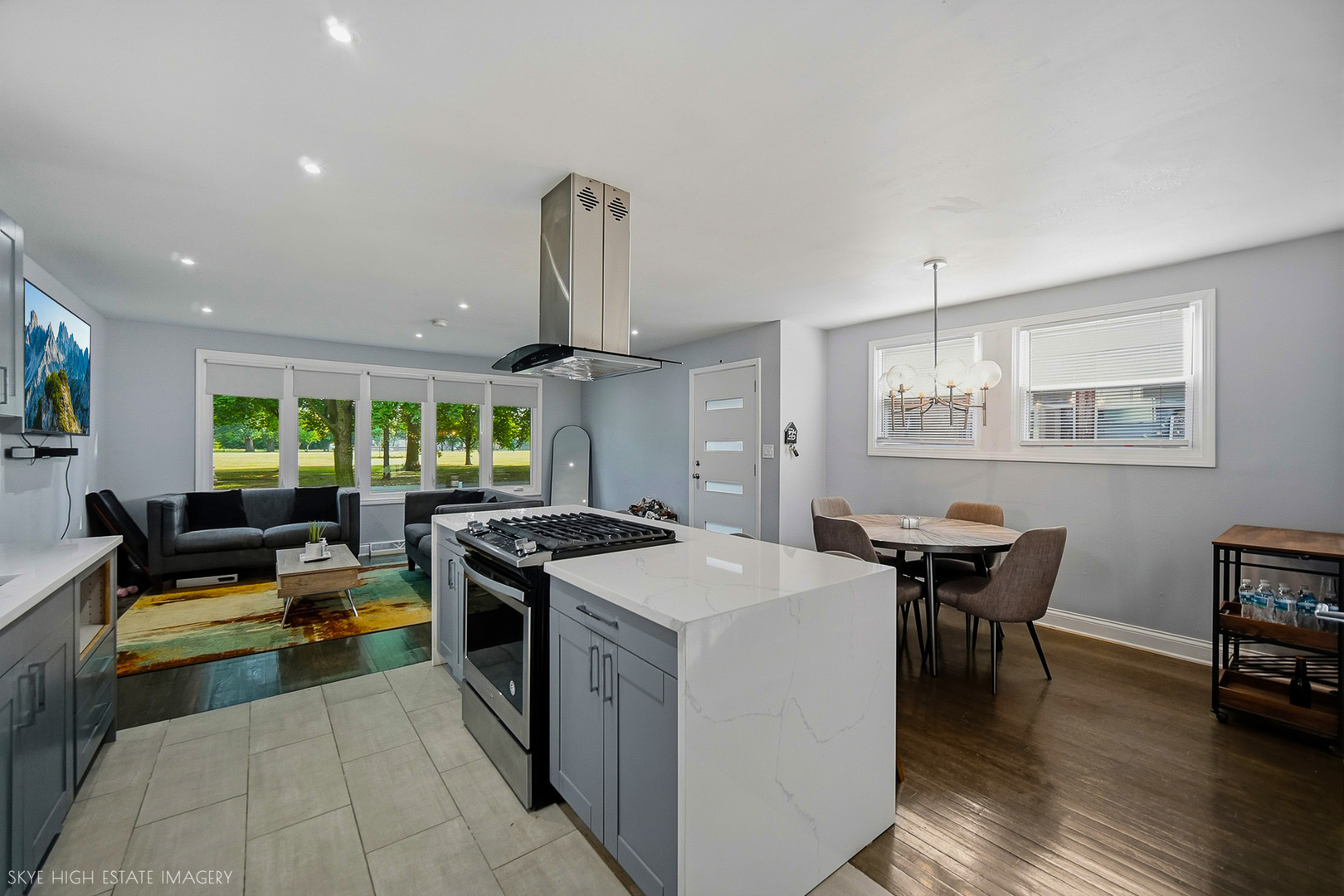 1238 W 112th Place