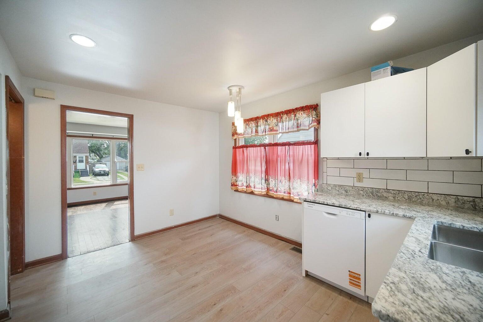 7230 Mclaughlin Avenue