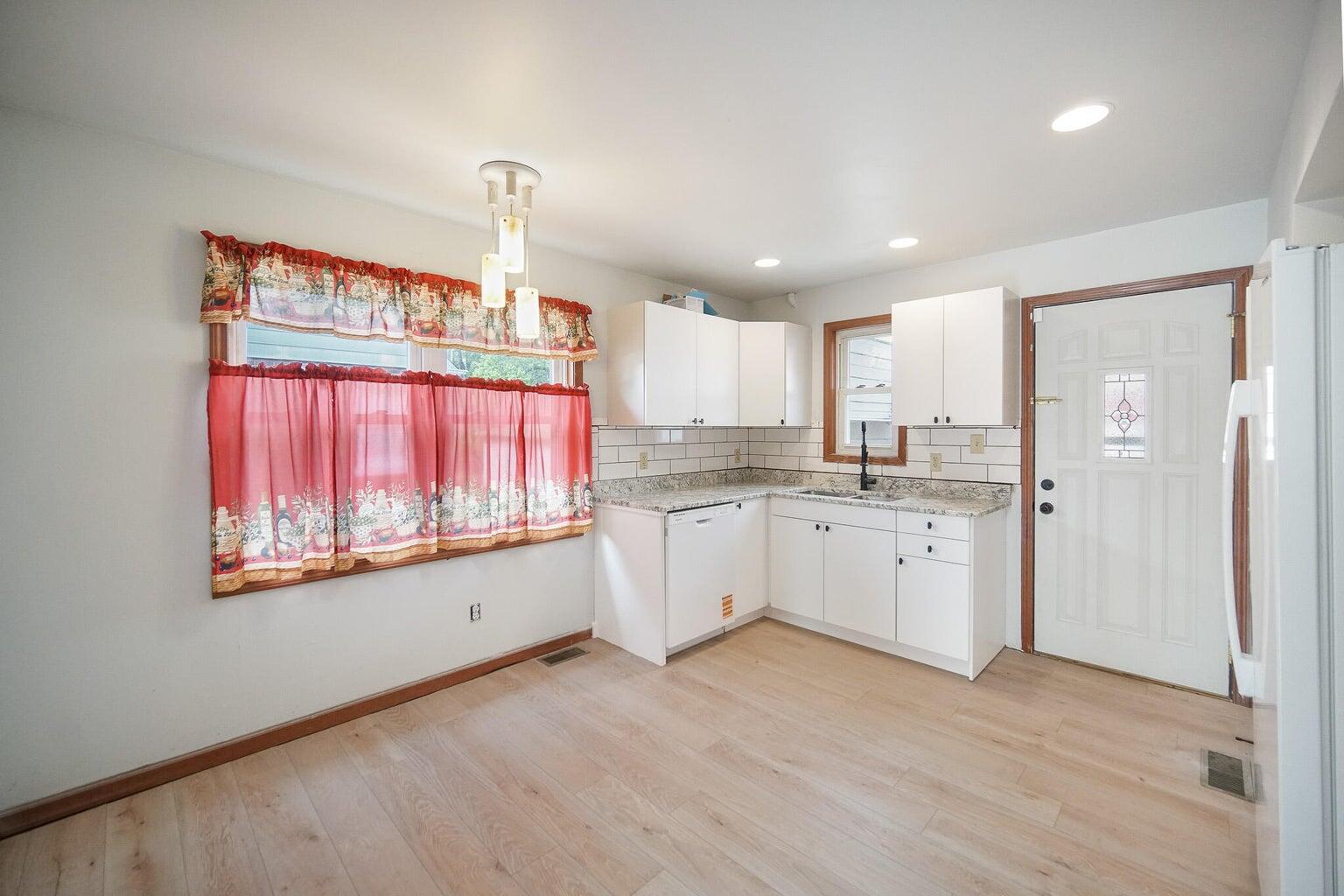 7230 Mclaughlin Avenue