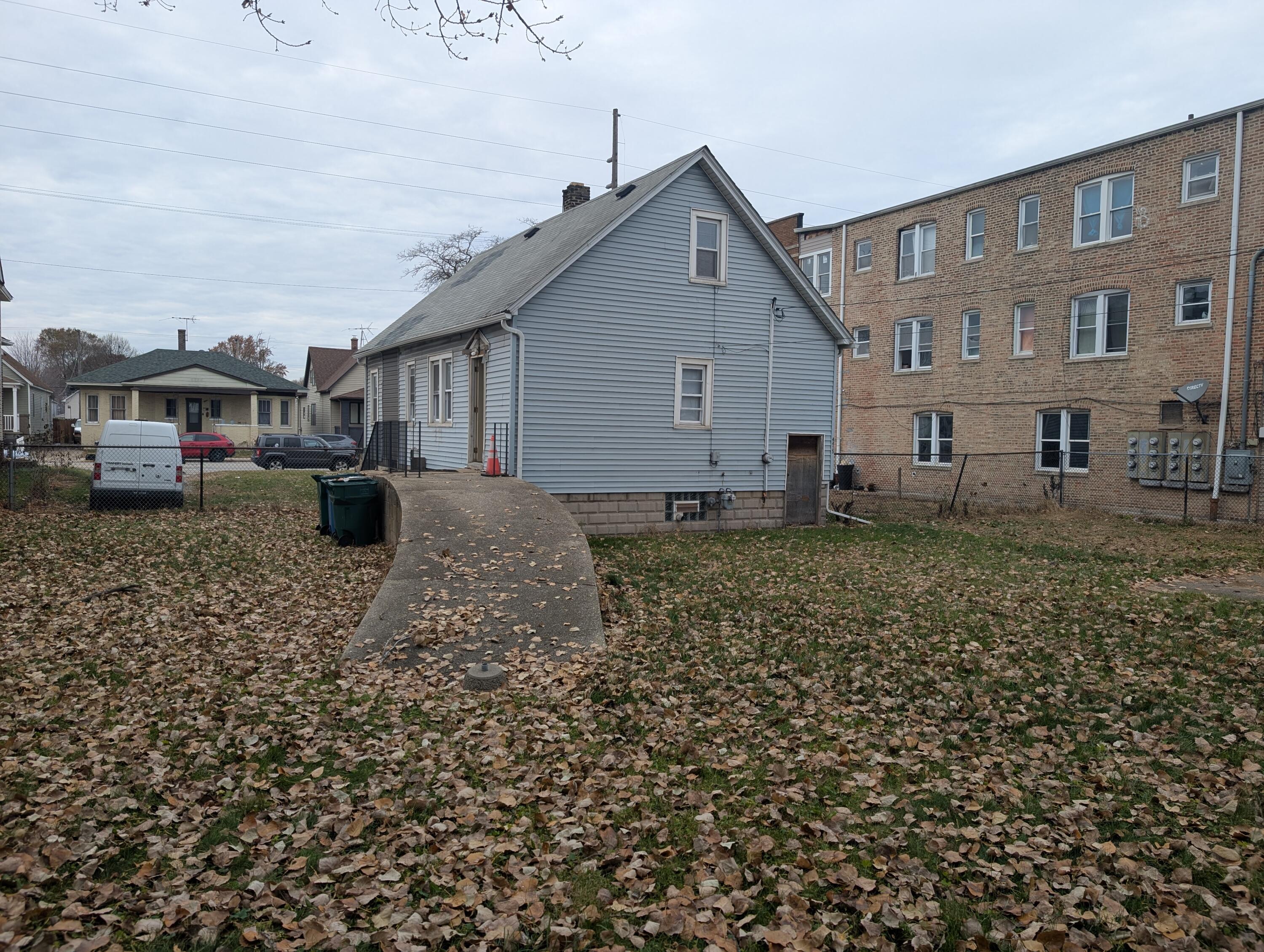 4415 Sheffield Avenue