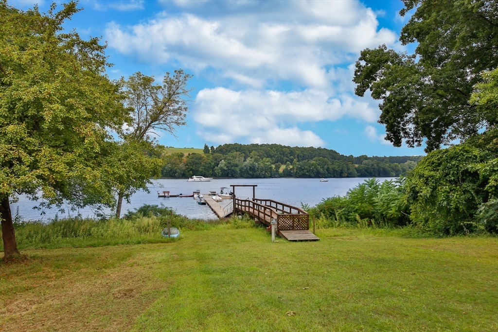 19 River Meadow Drive