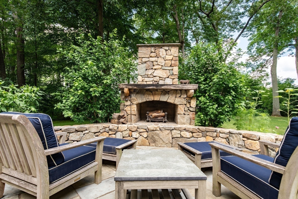 19 River Meadow Drive