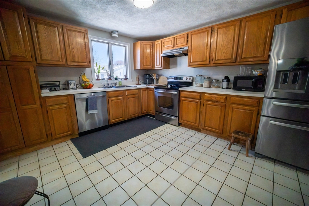 12 Stewart Ln