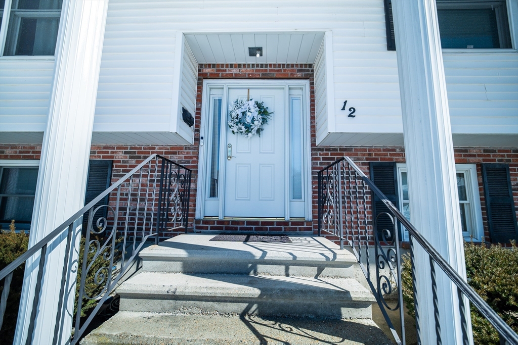 12 Stewart Ln