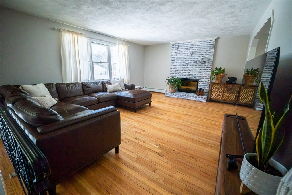 12 Stewart Ln