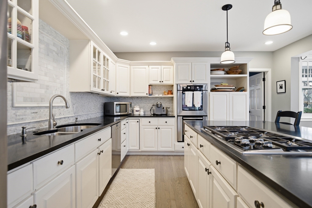 15 River Meadow Drive