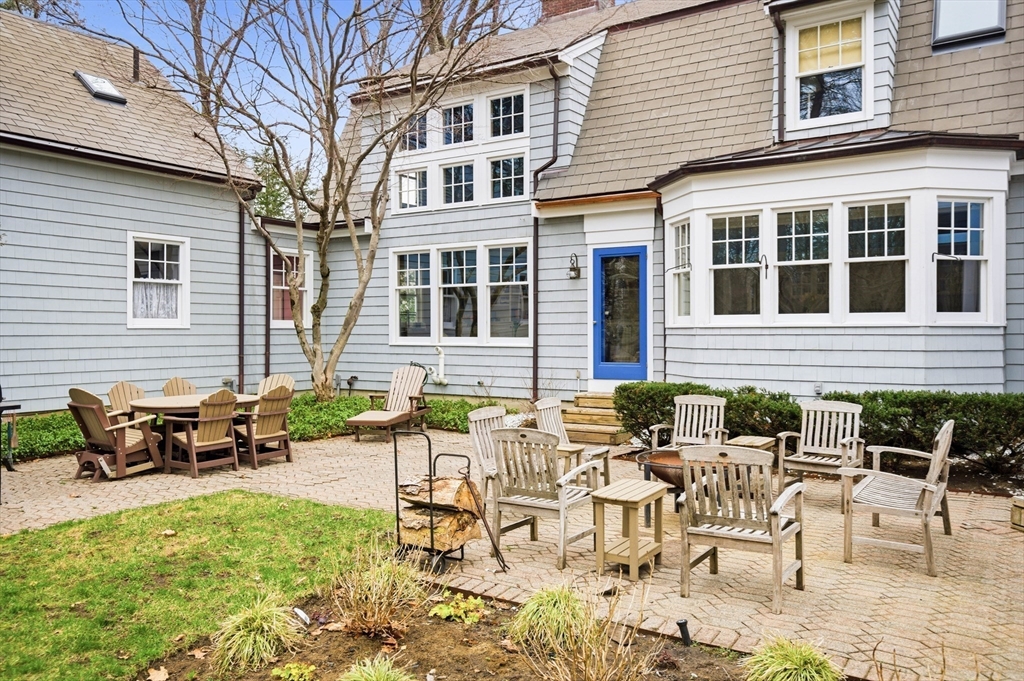 15 River Meadow Drive