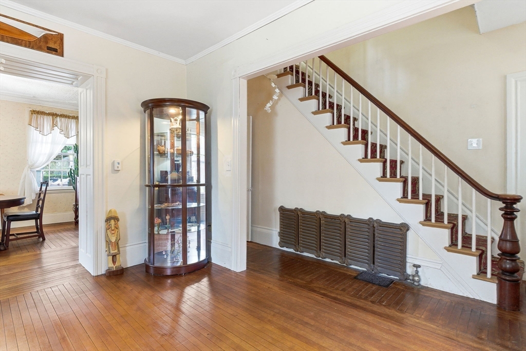 11 Allen St