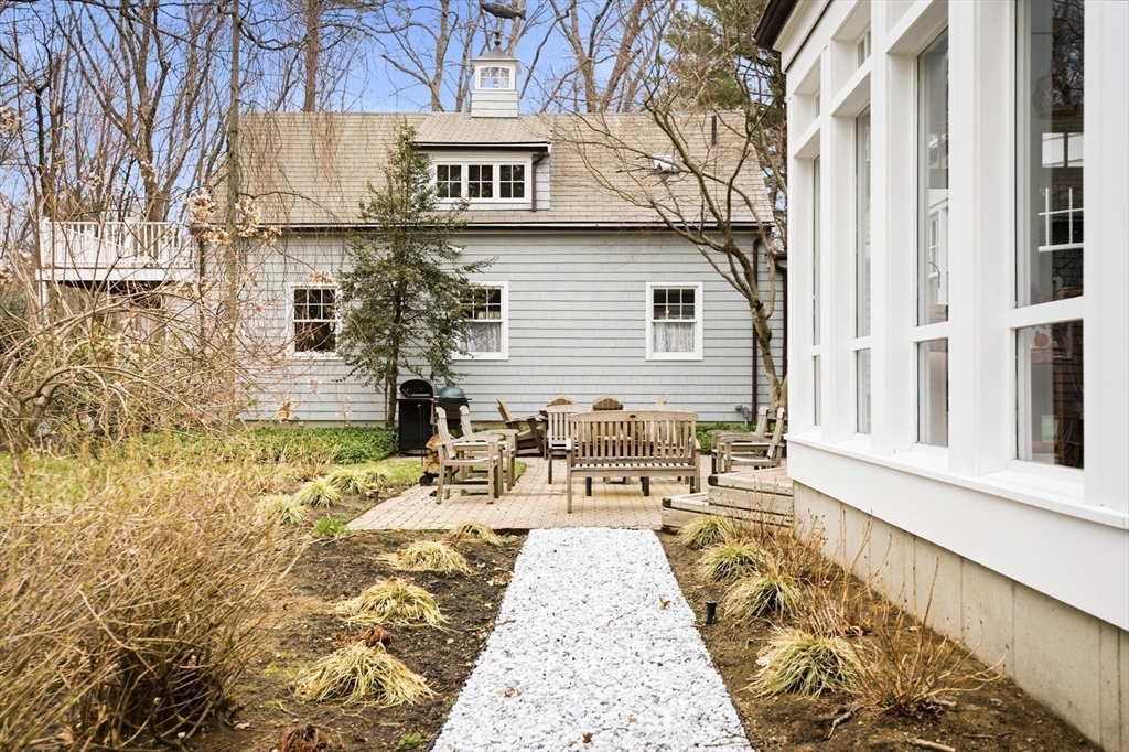 15 River Meadow Dr
