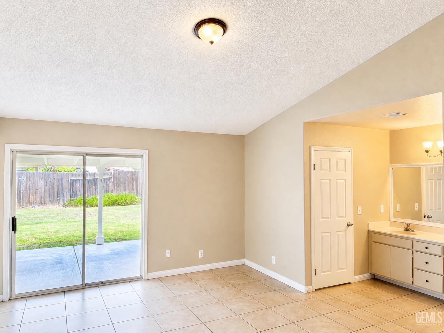 3125 Silver Spur Way