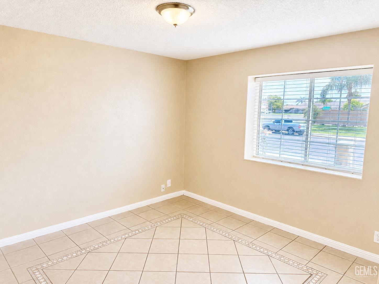 3125 Silver Spur Way