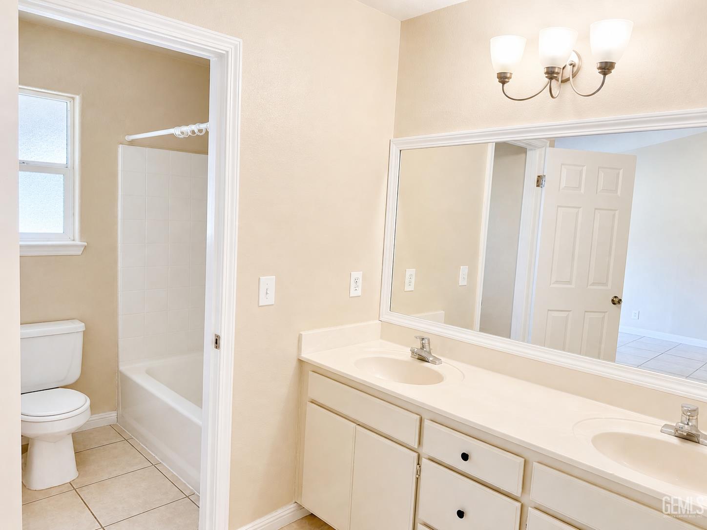 3125 Silver Spur Way