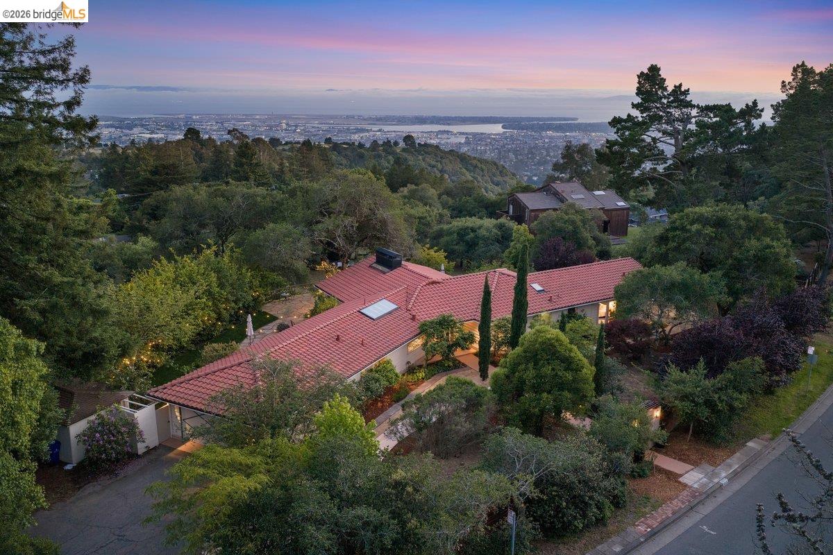 12131 Skyline Blvd
