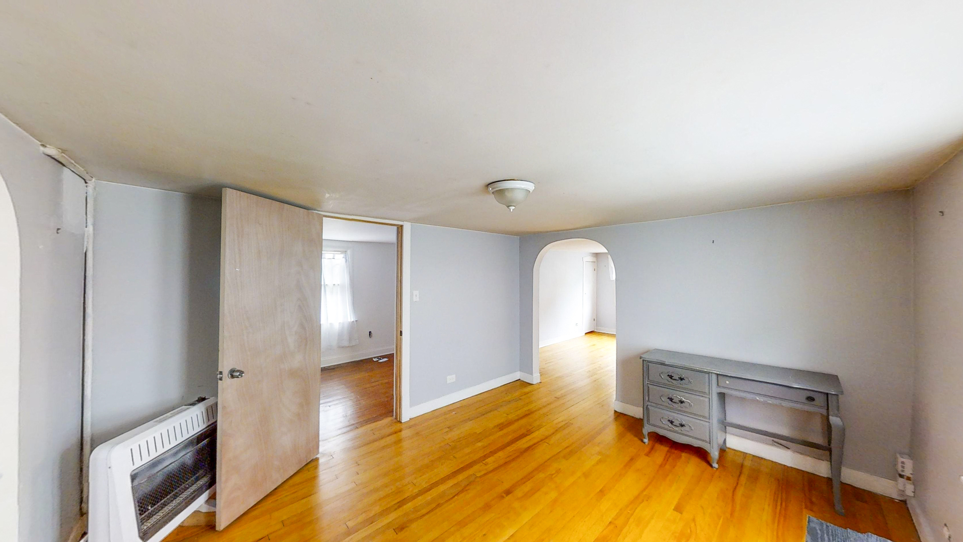 2541 W Moffat Street