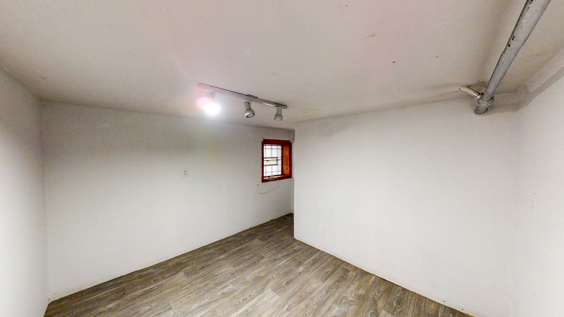 2541 W Moffat Street