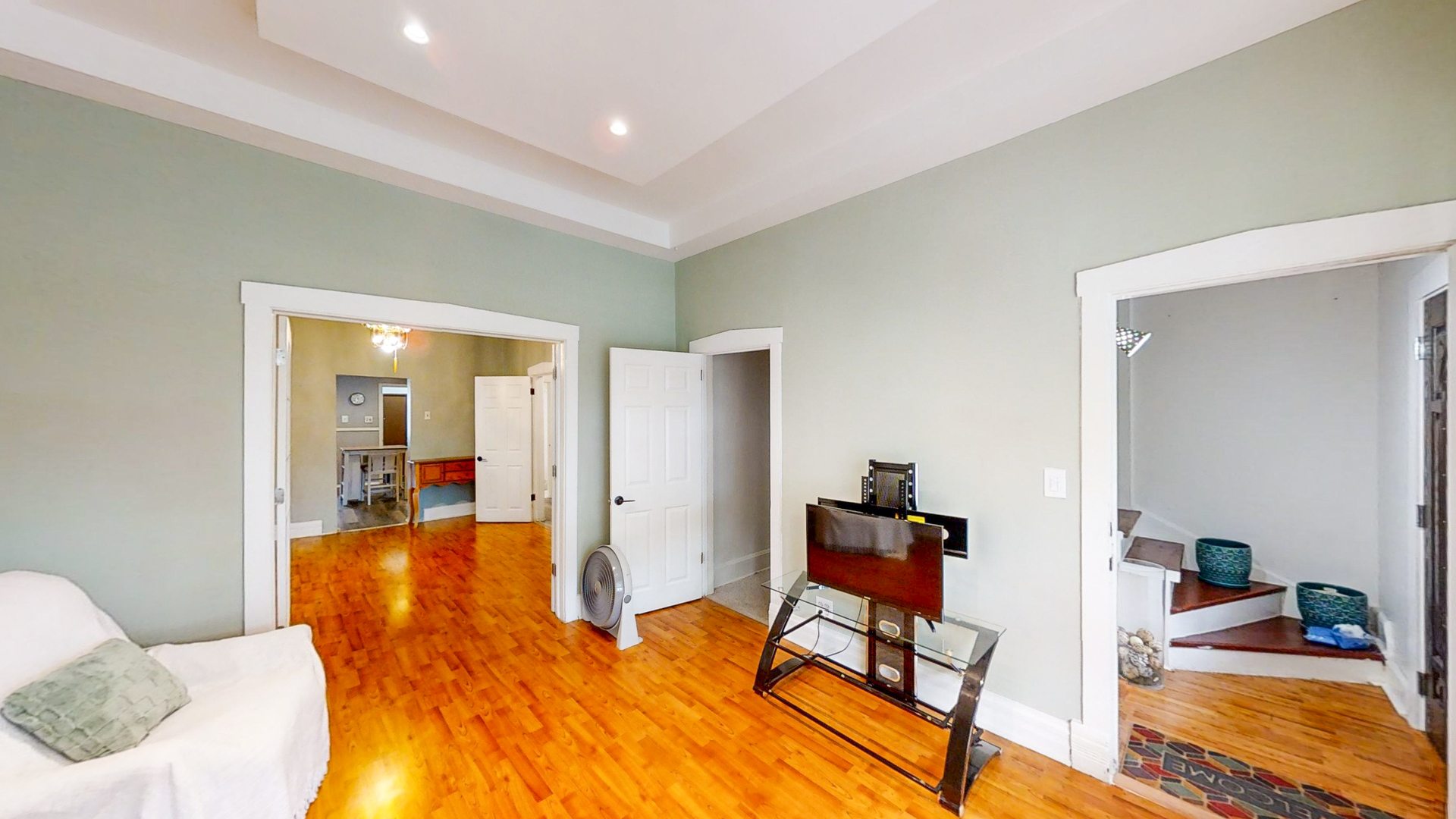 2541 W Moffat Street