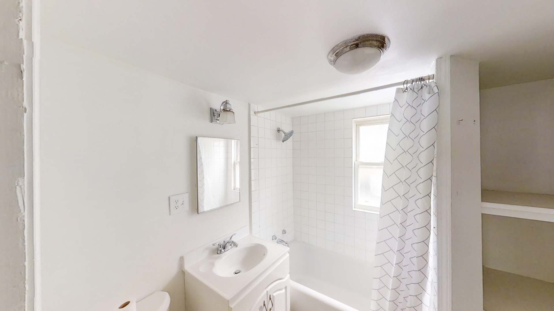 2541 W Moffat Street