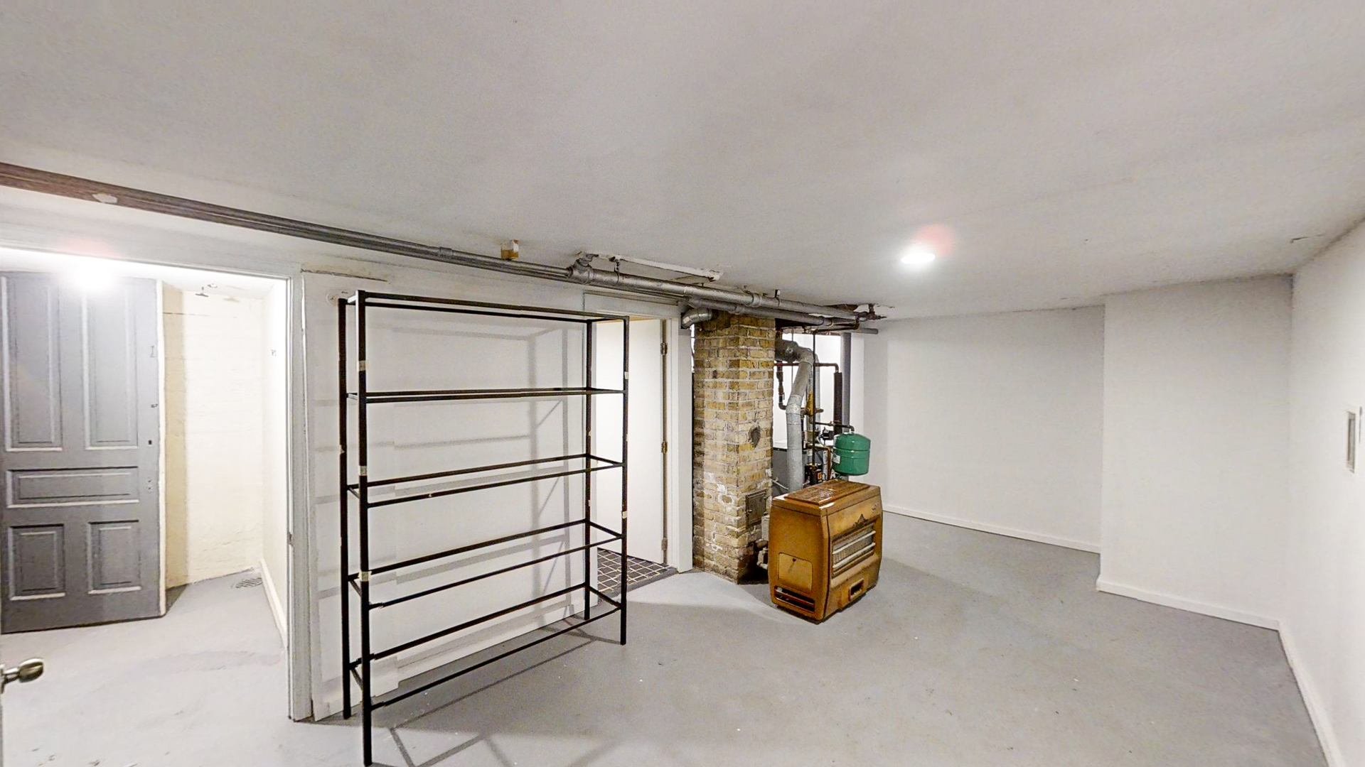 2541 W Moffat Street