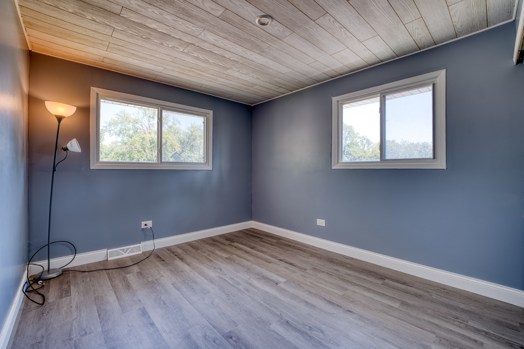 15267 Hiawatha Trail