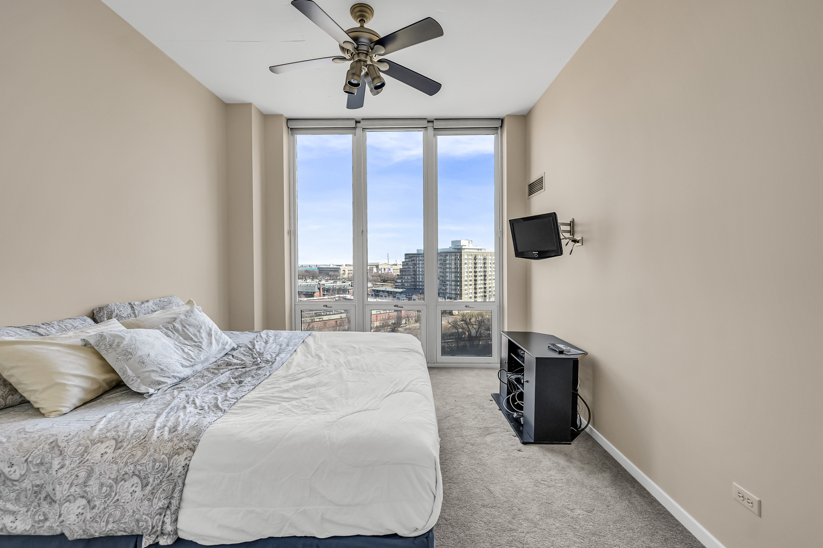 1600 S Indiana Avenue Unit: 1107