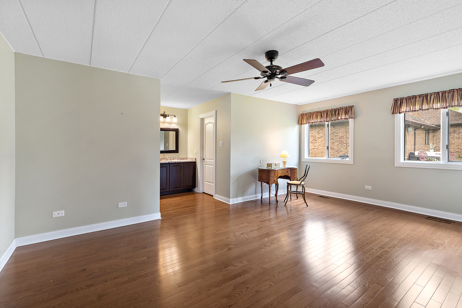 13151 S WESTVIEW Drive Unit: 1B