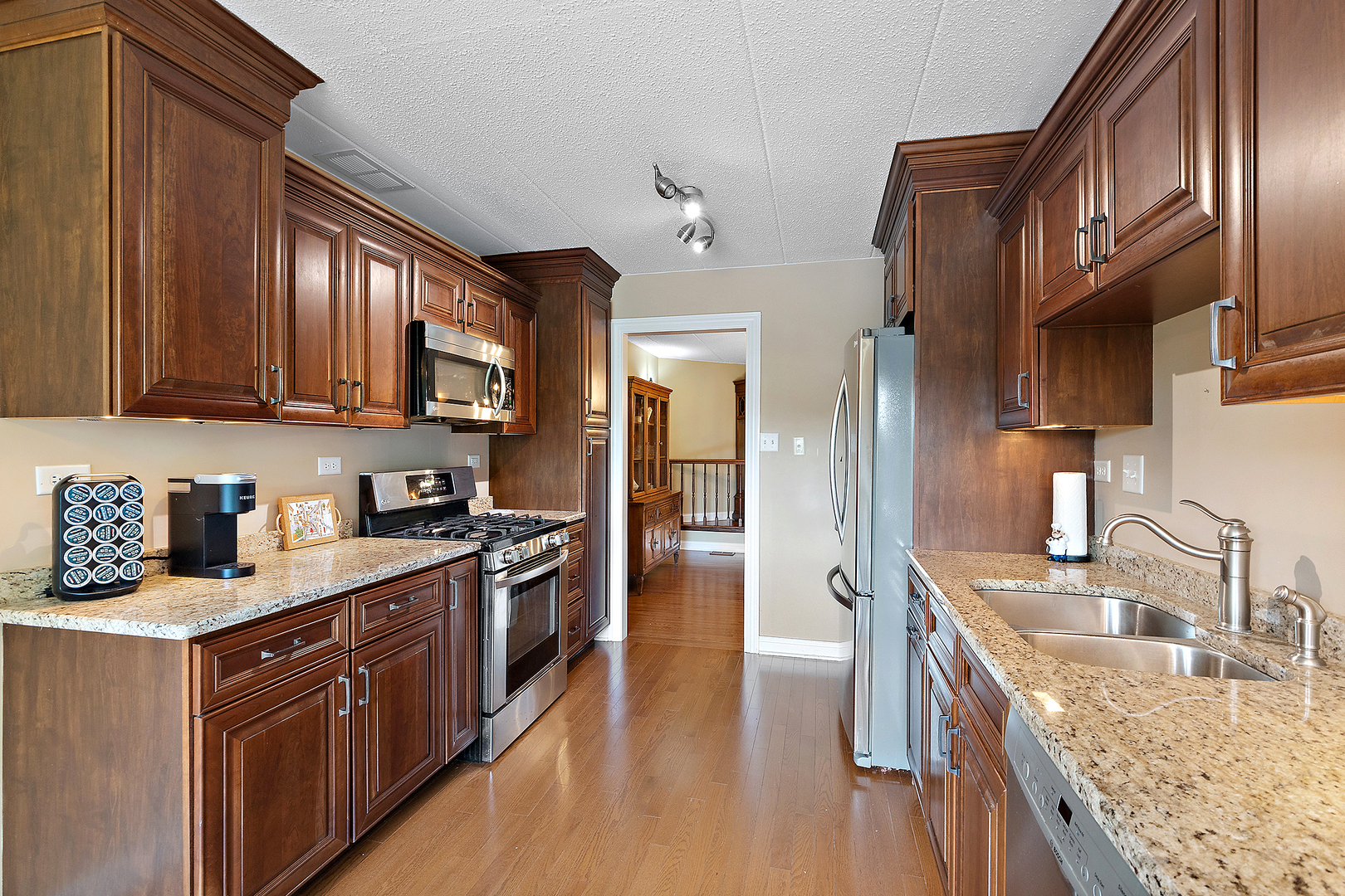 13151 S WESTVIEW Drive Unit: 1B