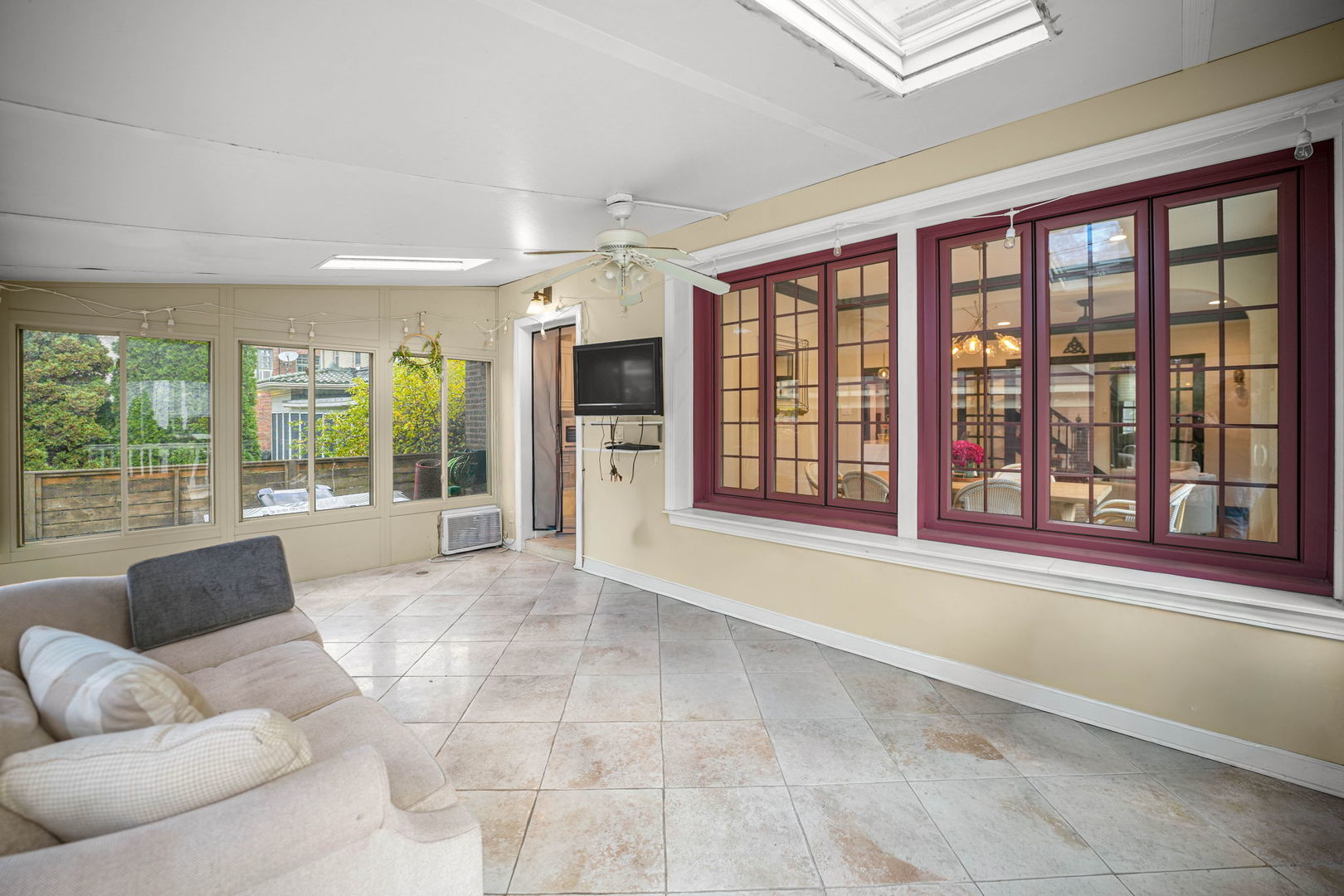 10022 S Seeley Avenue