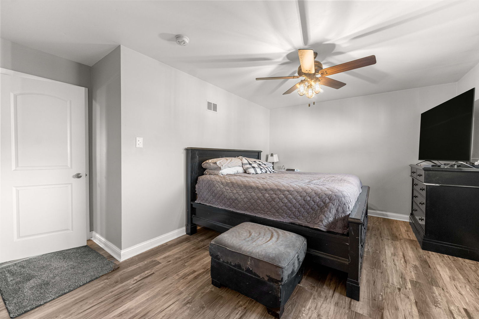 12210 Lake View Drive