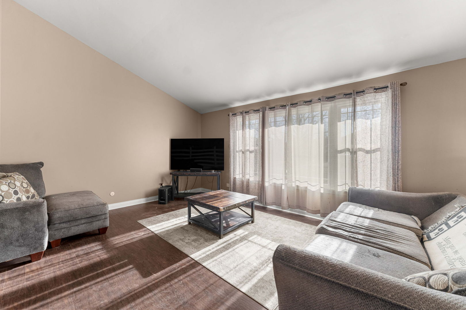 12210 Lake View Drive