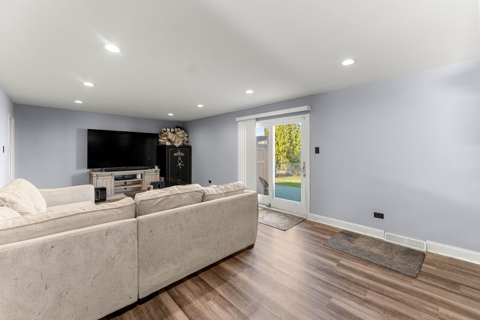 12210 Lake View Drive