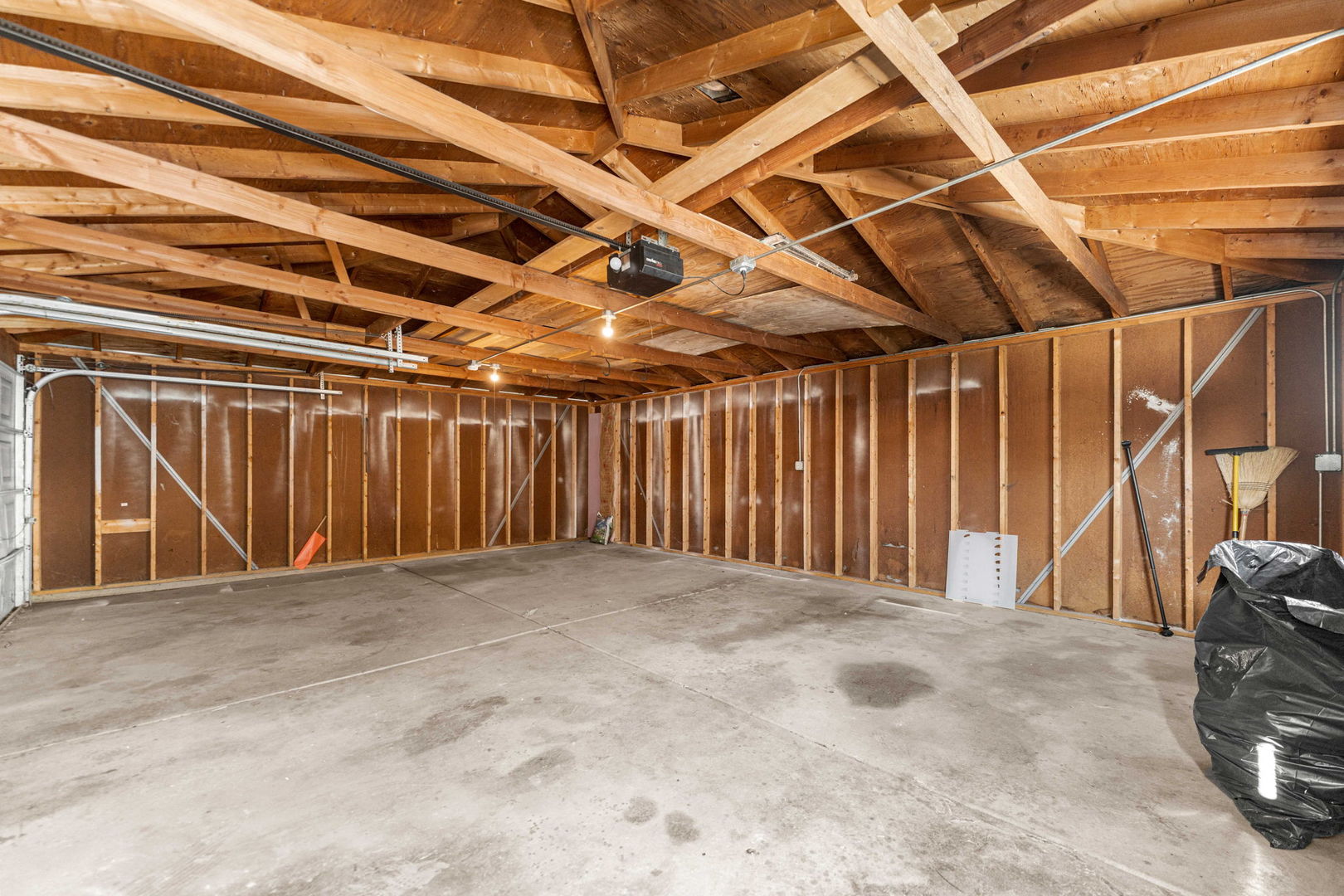 16446 Spaulding Avenue