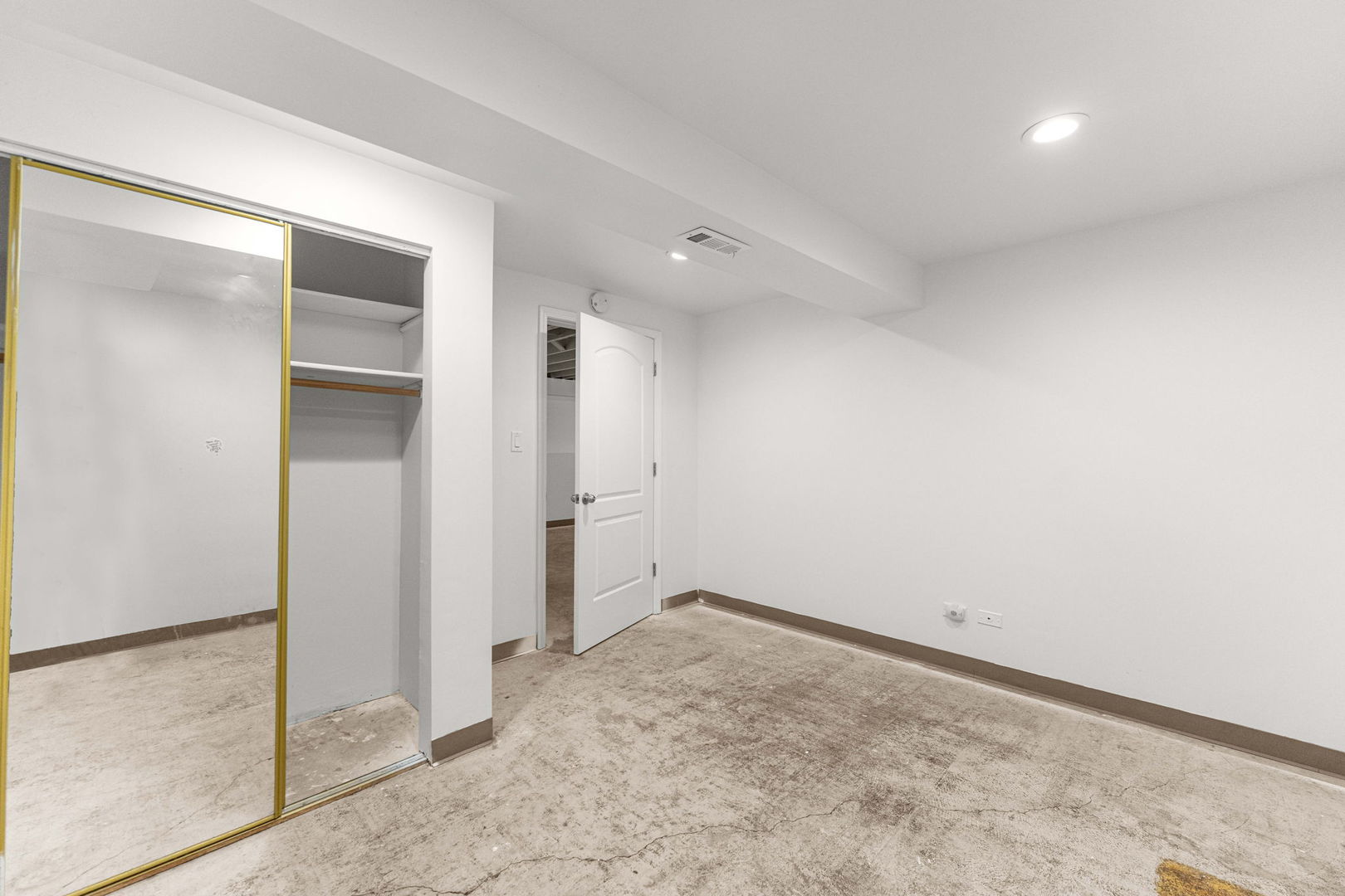 16446 Spaulding Avenue