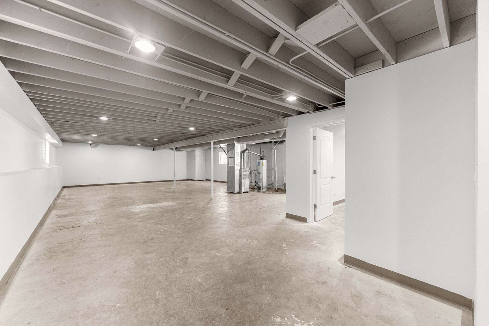 16446 Spaulding Avenue