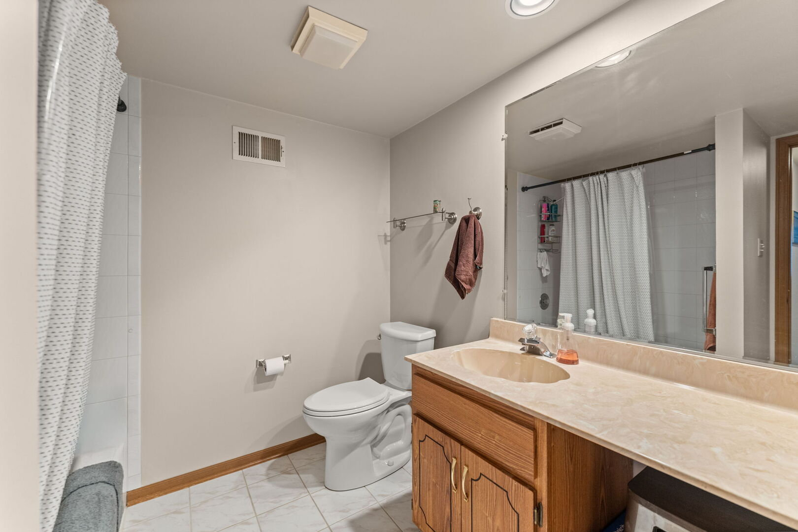 4926 134TH Street Unit: 204